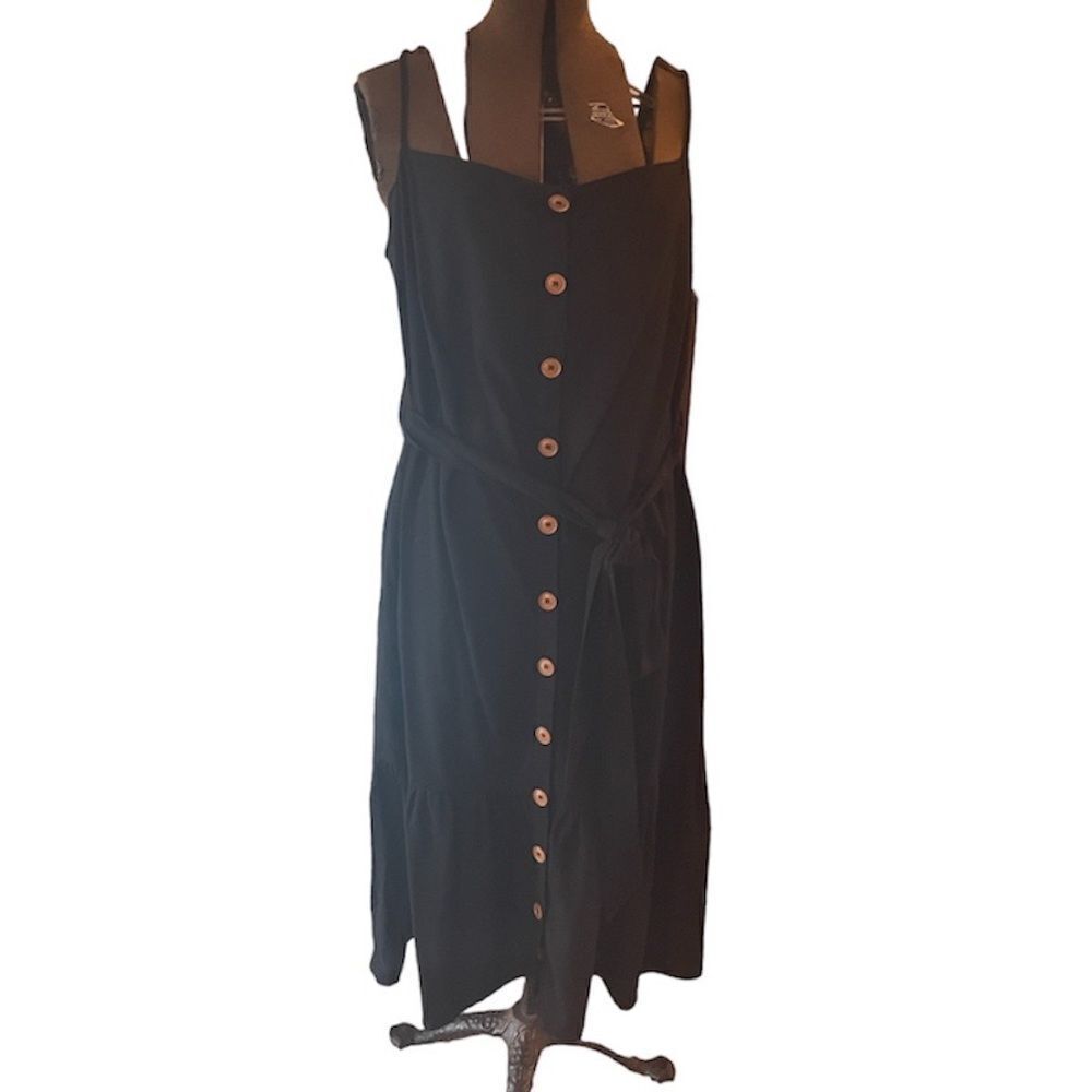 City Chic | Plus Wild Buttons Dress - Picture 3 of 10